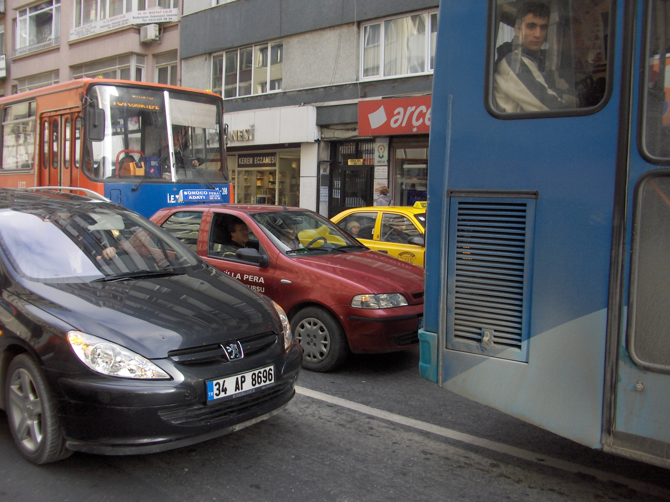 Akan trafik özel direksiyon eğitim