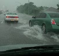 yağmurlu havada araç kullanmak